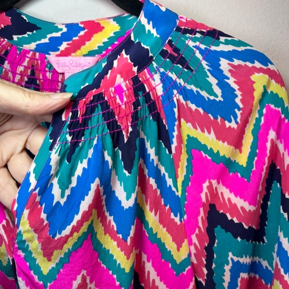 Lilly Pulitzer Women's Elsa Blouse Shirt Hearts a Flutter Chevron Vibrant Small - Picture 8 of 16